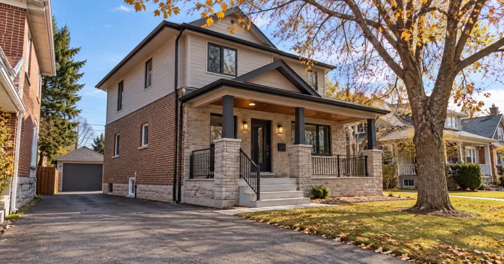 An older Niagara Falls house near the city center